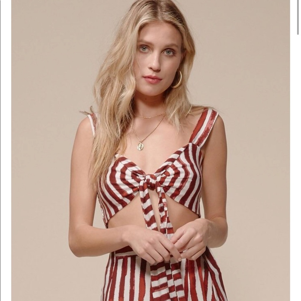 4SI3NNA Kendra Crop Top
